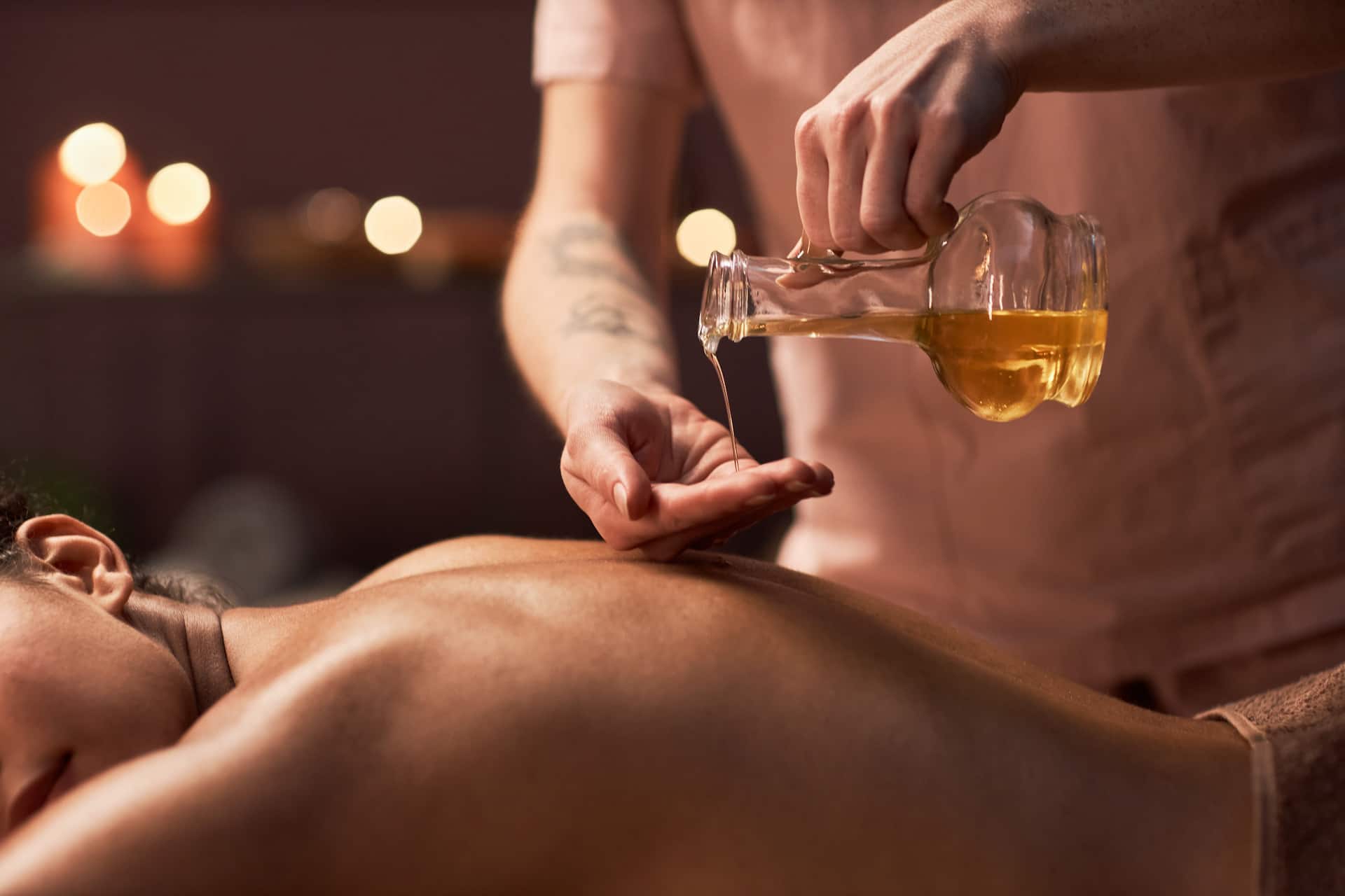 massaggio con olio thailandese